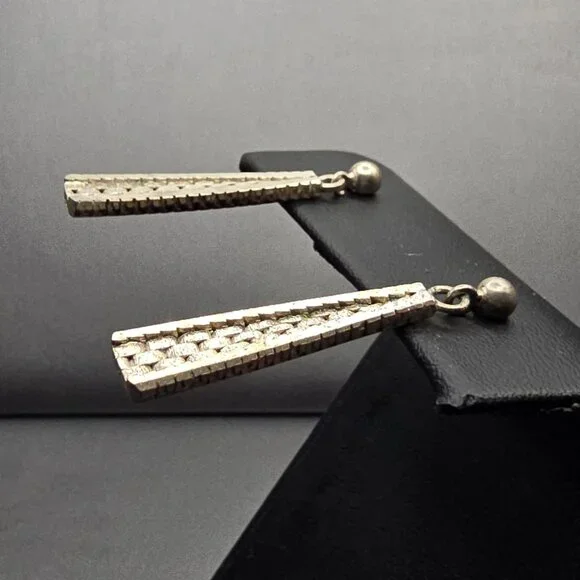 VTG Sterling Silver Woven Texture Drop Earrings 1.5" - Picture 2 of 6